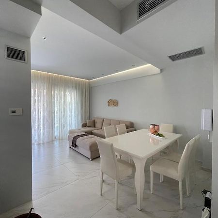 Villa Theodora In Front Of The Sea Hanioti Exterior photo